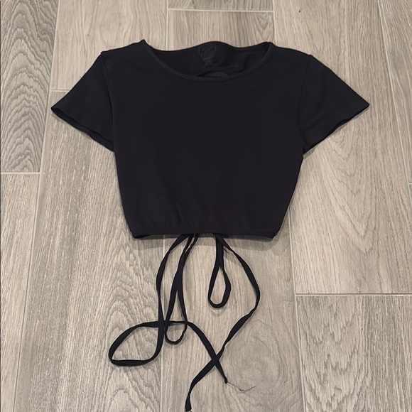 Malibu Sugar Girls Black Short Sleeve T-Shirt With Open Back Size O/S - Picture 1 of 3